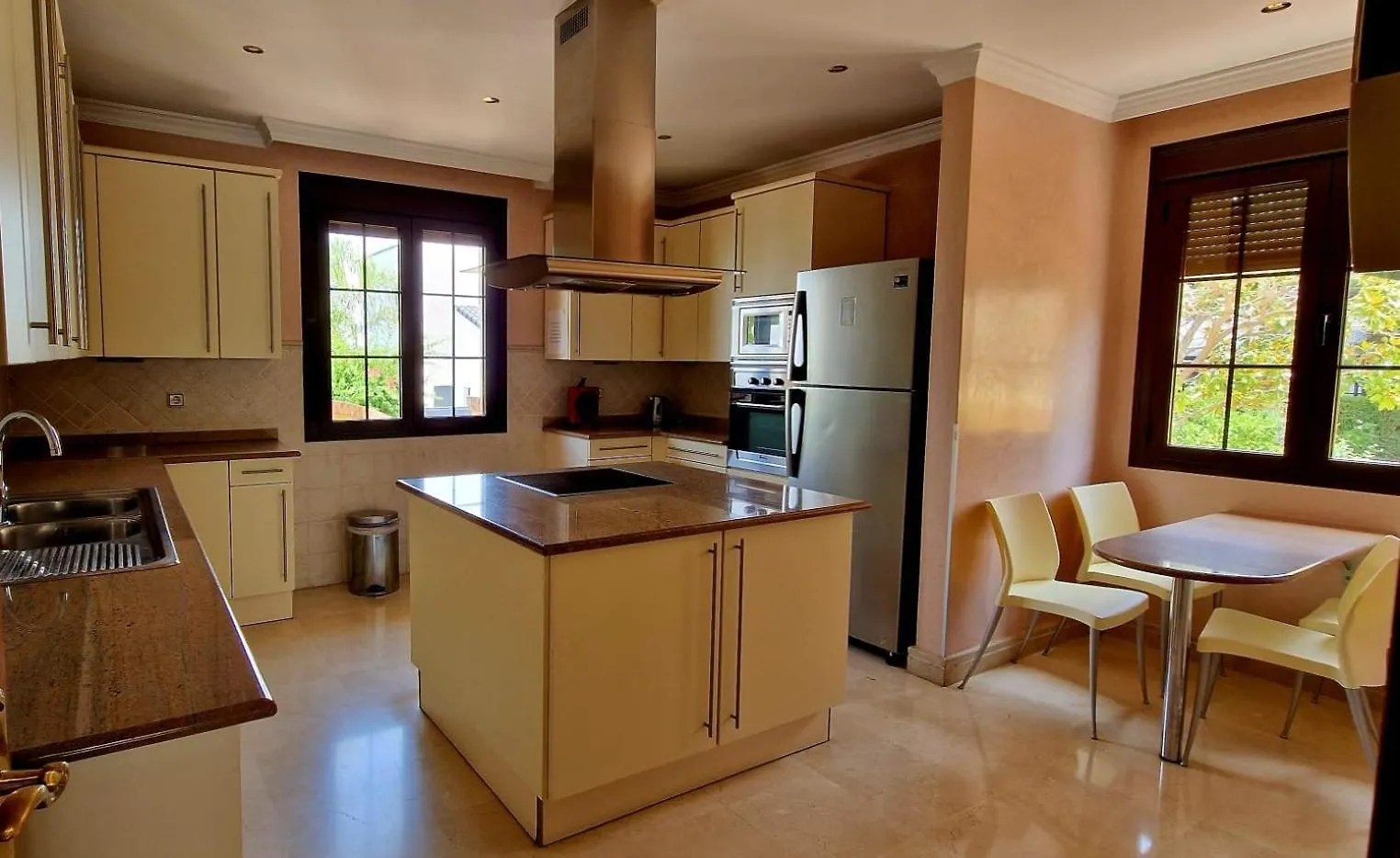 Family Friendly Villa Next To Puerto Banus Marbella