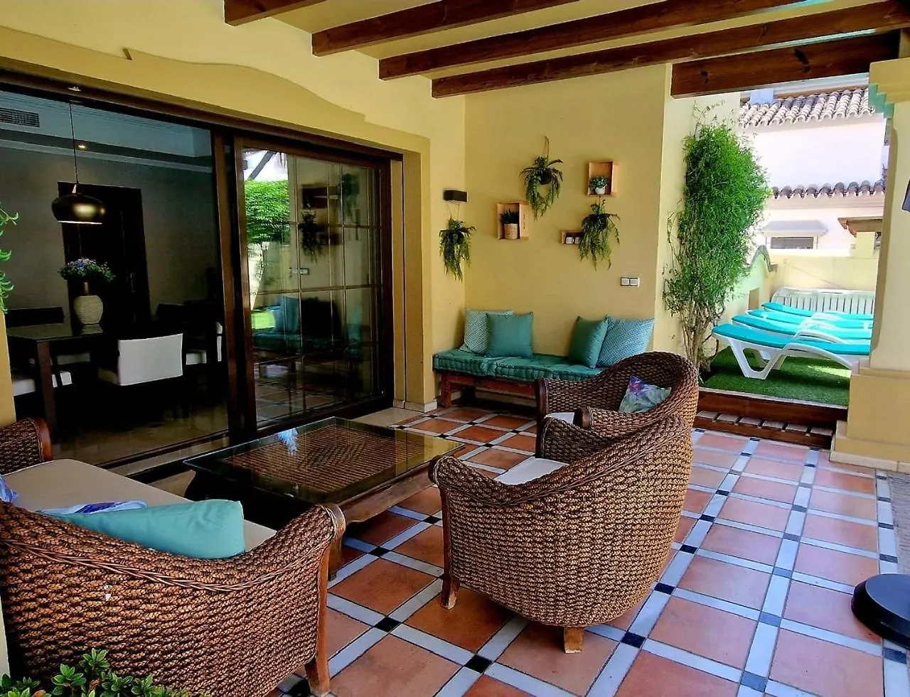 Family Friendly Villa Next To Puerto Banus Marbella 0*,