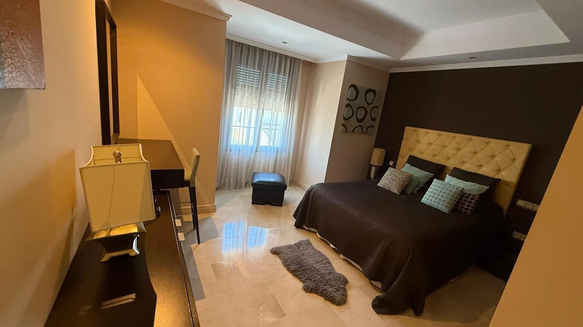 Family Friendly Villa Next To Puerto Banus Marbella