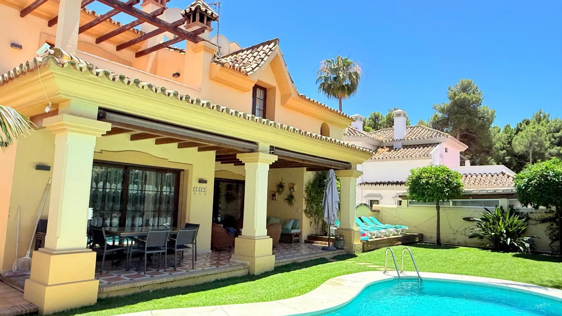 Family Friendly Villa Next To Puerto Banus Marbella